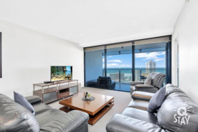 Circle on Cavill – 1 Bedroom + Study Ocean View Family Apartment - Can sleep up to 5!